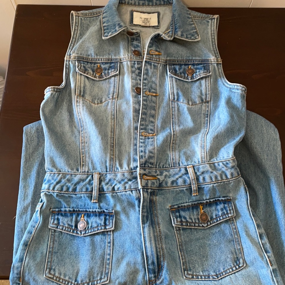 Forever 21 Jean Jumpsuit 🌻 Size Small.